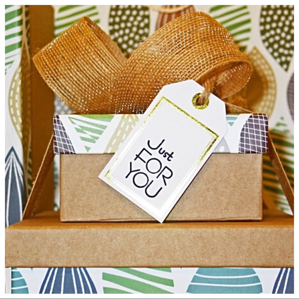 FREE GIFTS WITH EVERY PURCHASE